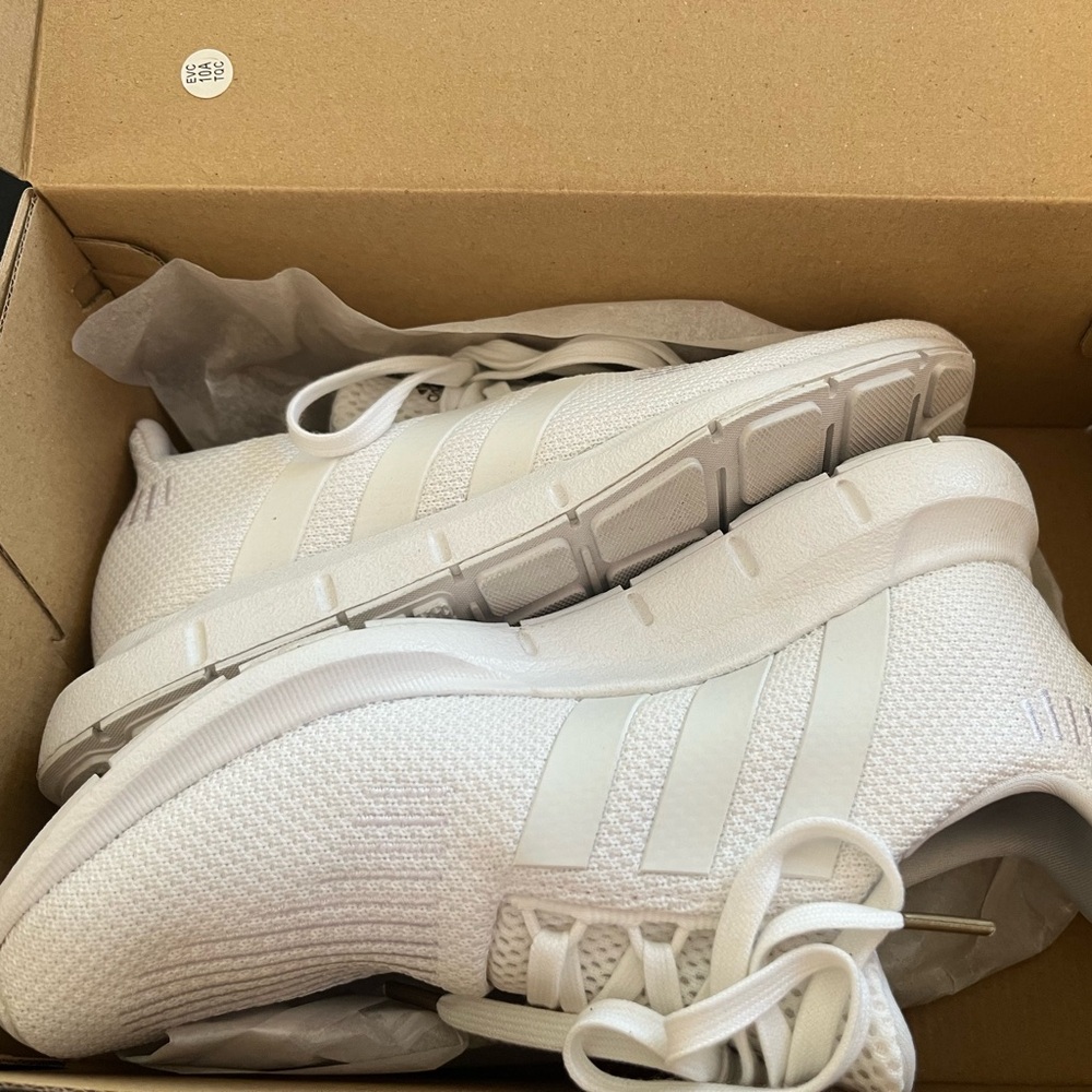 Adidas swift run 1.0 sneakers